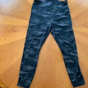 Athleta Ultimate 7/8 tight leggings. Great condition